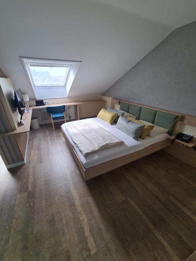 Stadthotel Engel Еттлінген Екстер'єр фото
