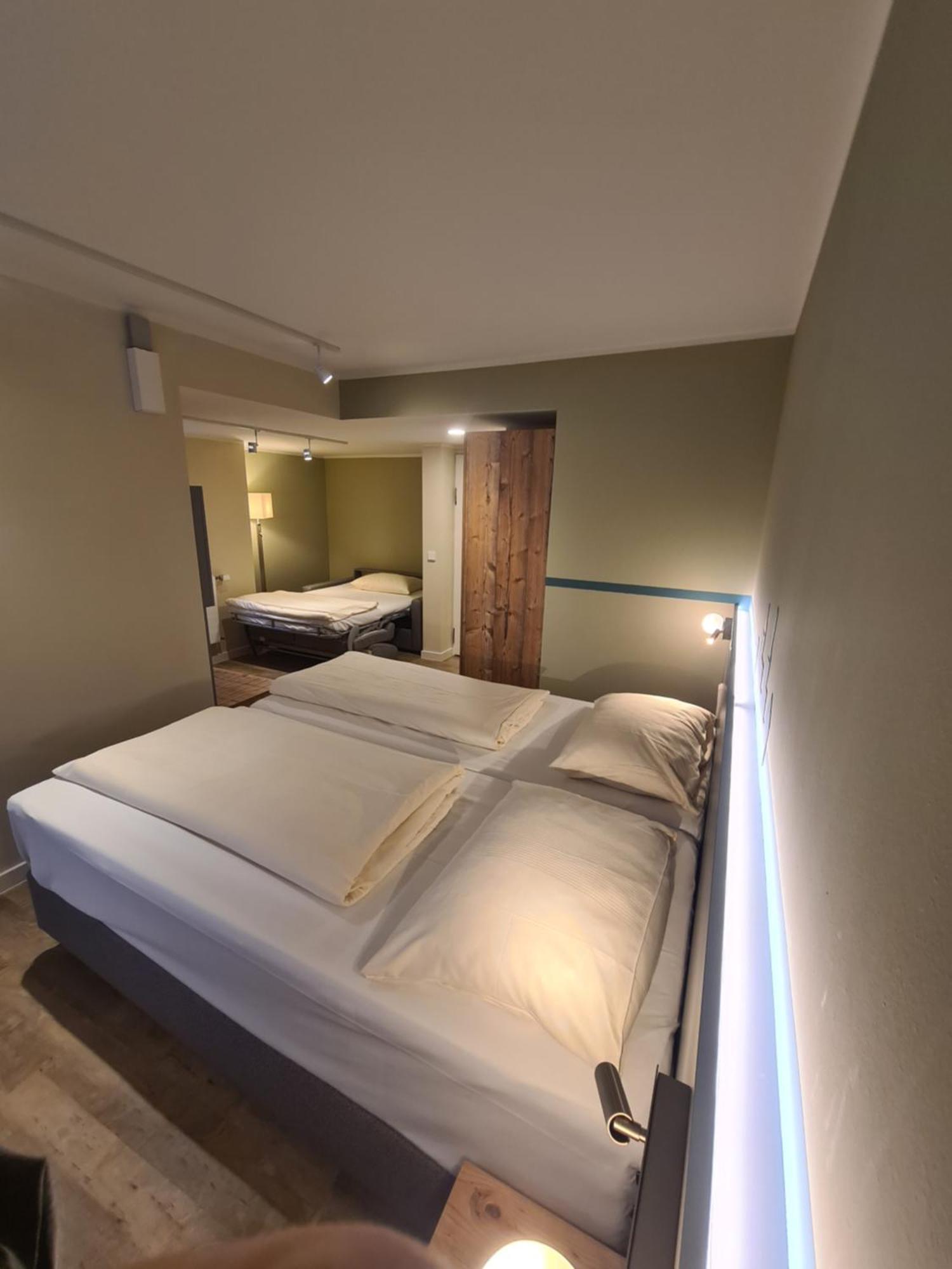 Stadthotel Engel Еттлінген Екстер'єр фото